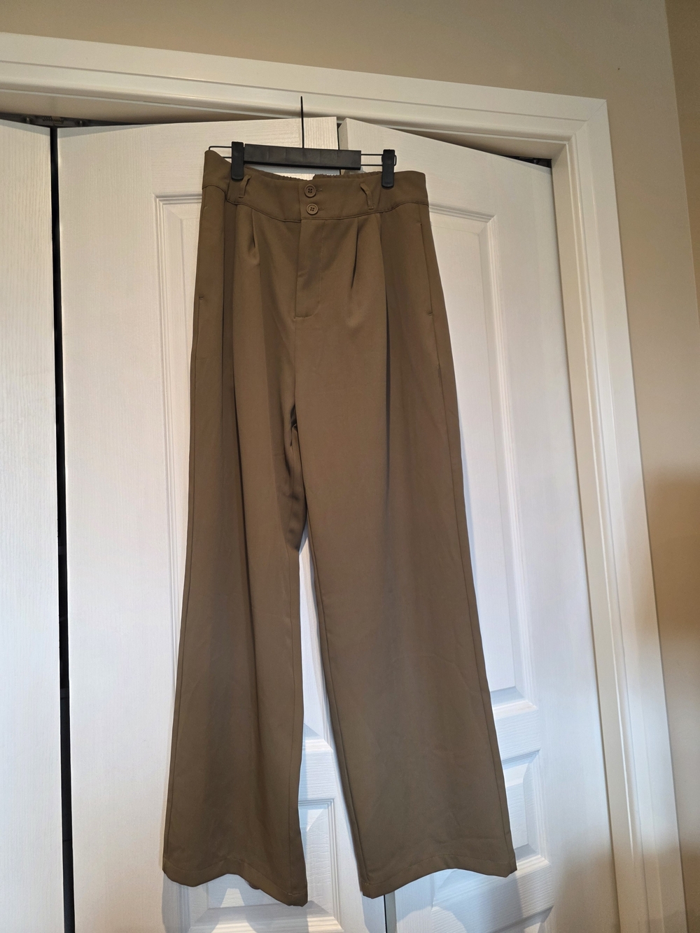 HALARA Wide-Leg Pants in Tan Brown